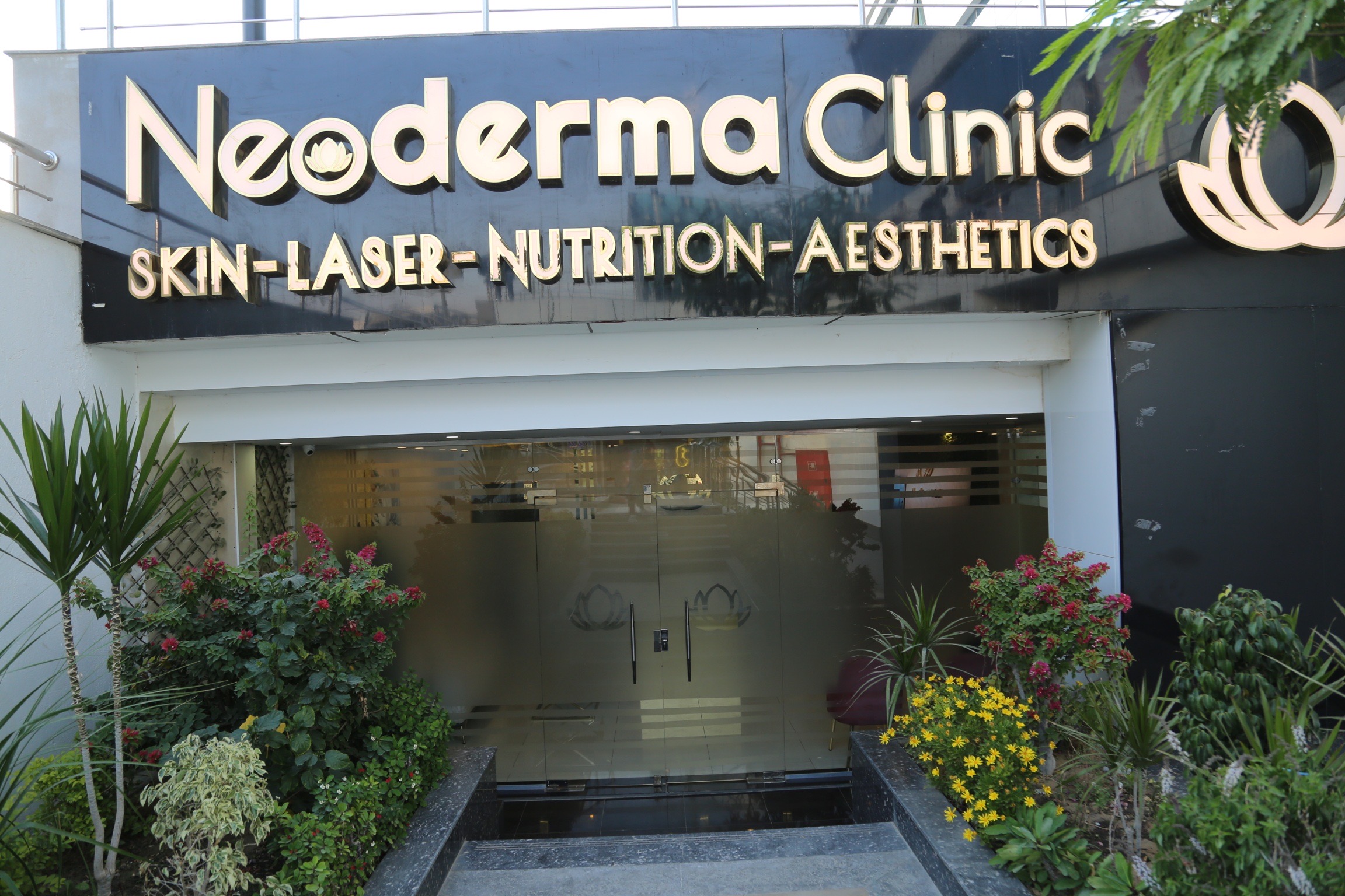 NeoDerma Clinic exterior entrance